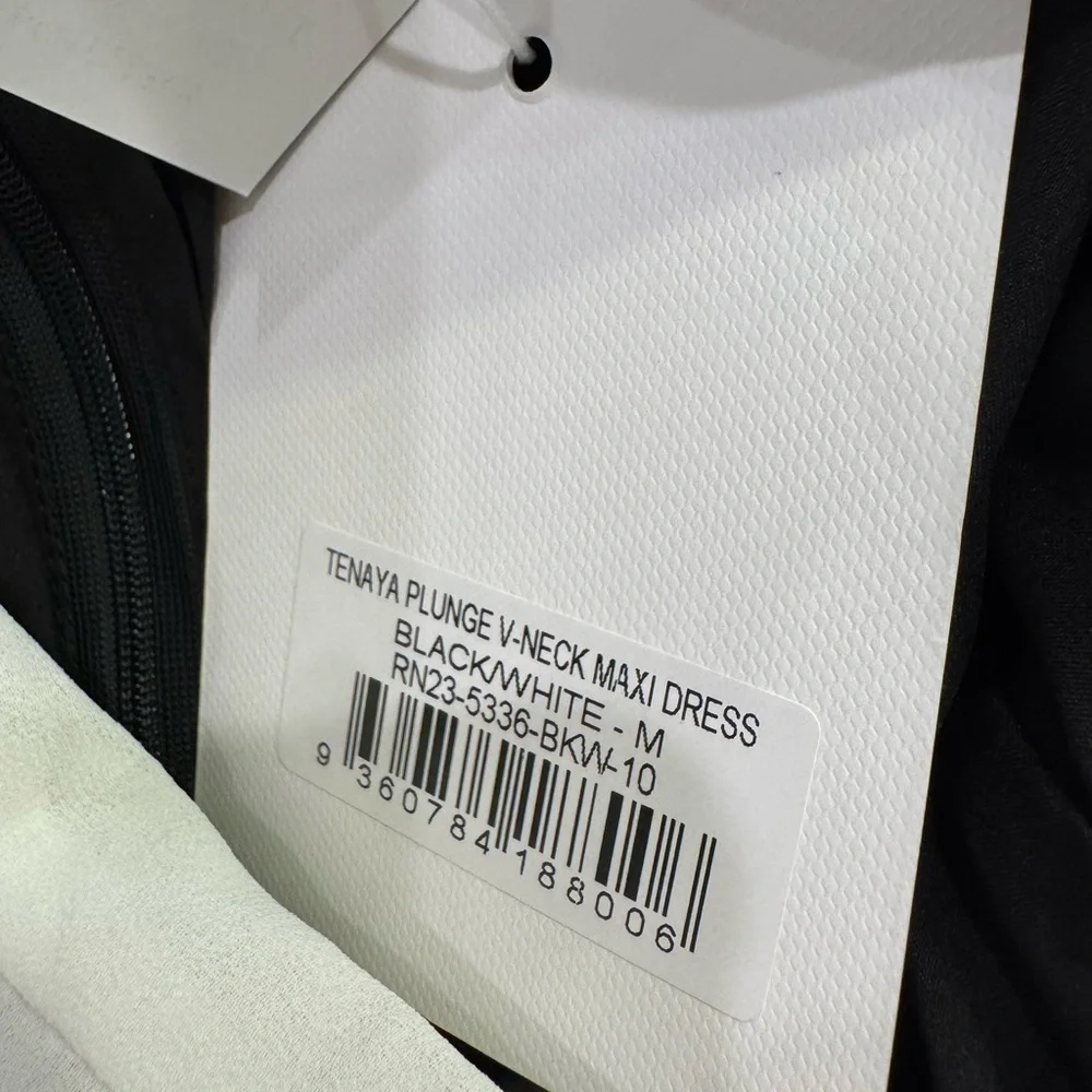 RUNAWAY THE LABEL Tenaya Plunge V Neck Maxi Dress Black White Size Medium NWT - Picture 10 of 10